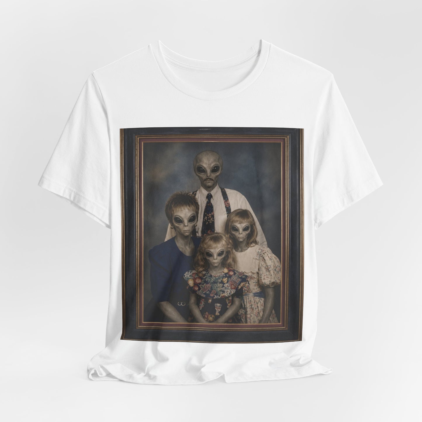 90s Alien Family Portrait Tee