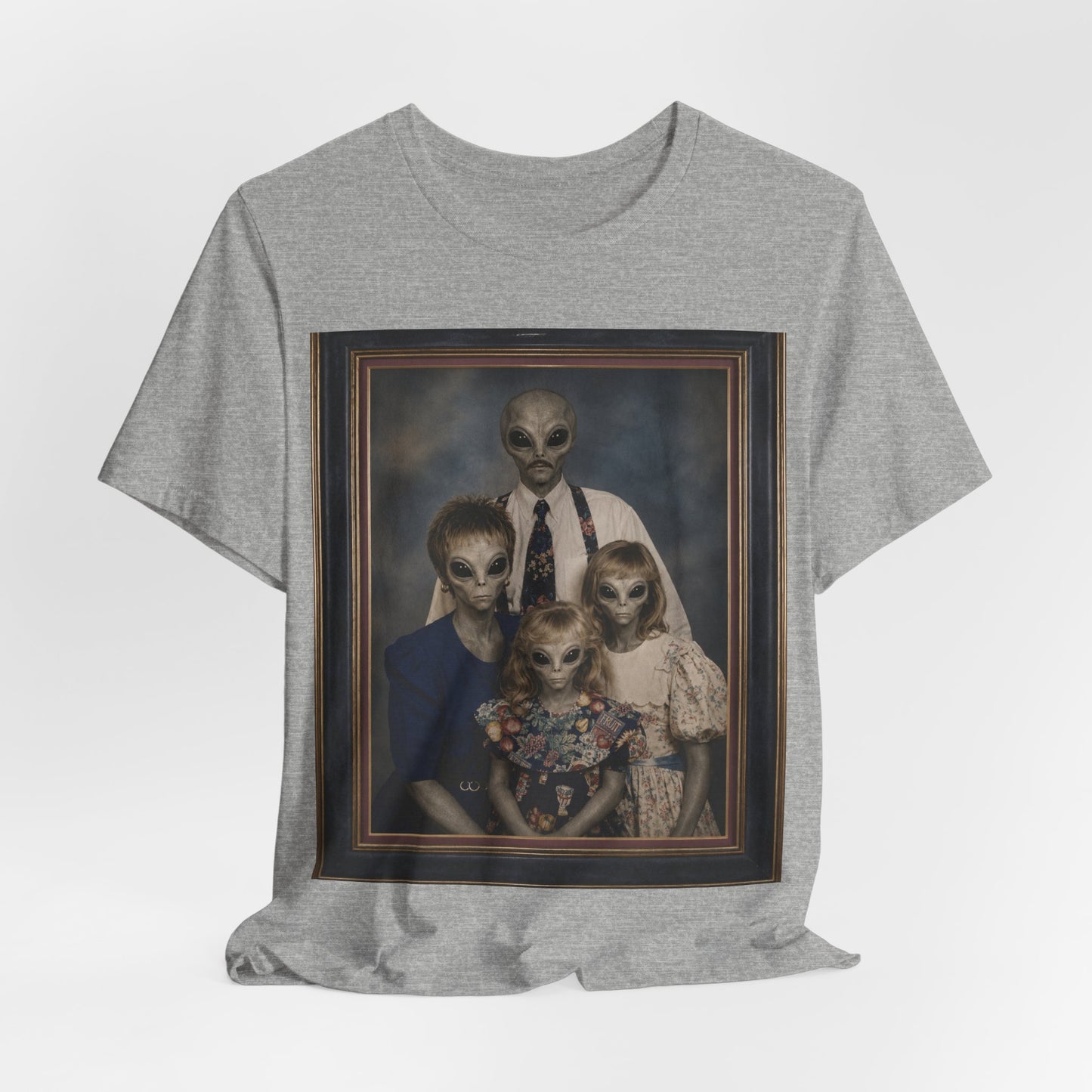 90s Alien Family Portrait Tee