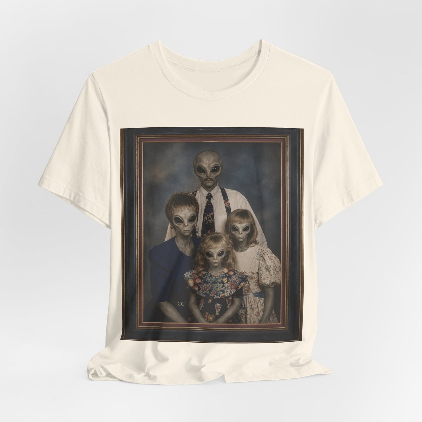90s Alien Family Portrait Tee
