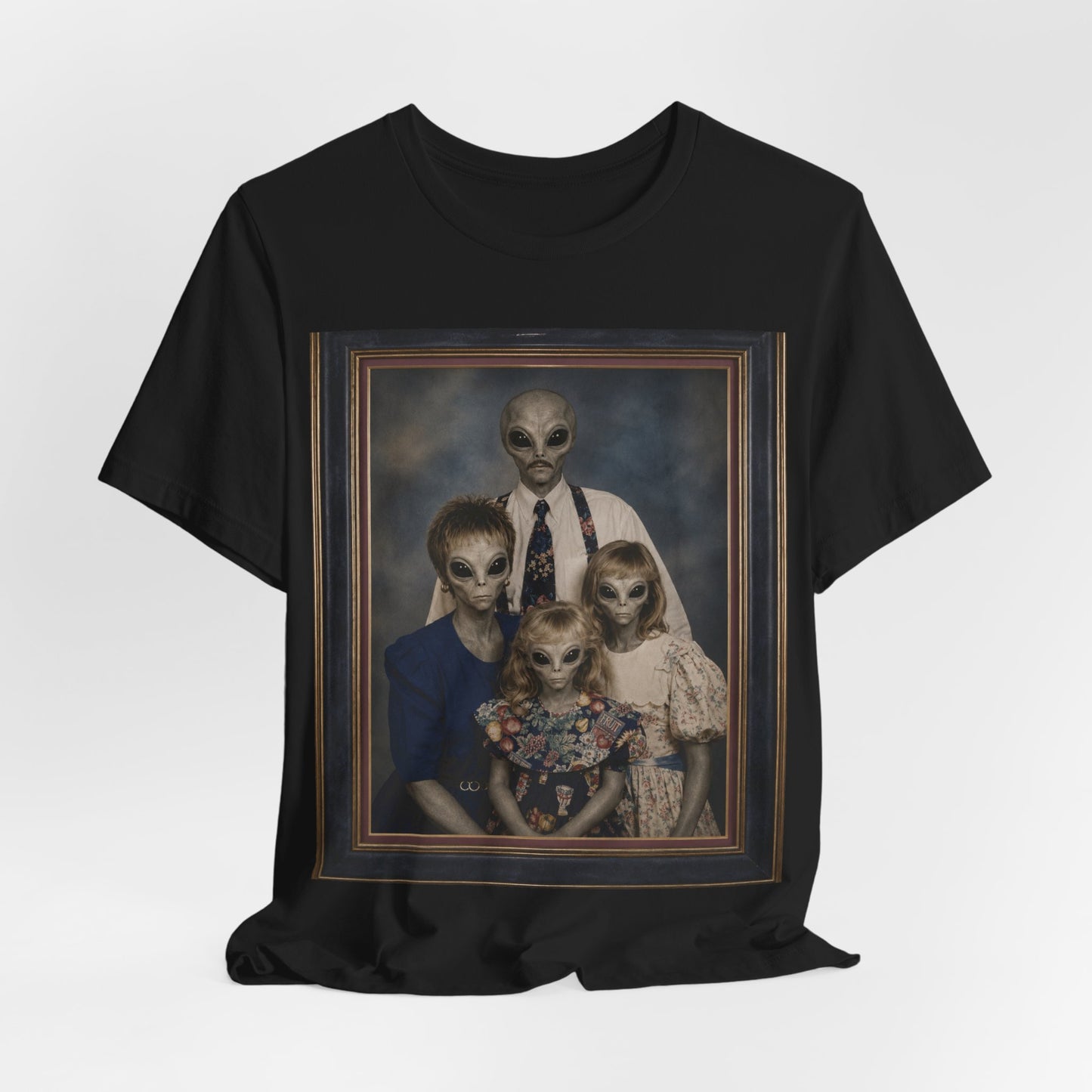 90s Alien Family Portrait Tee